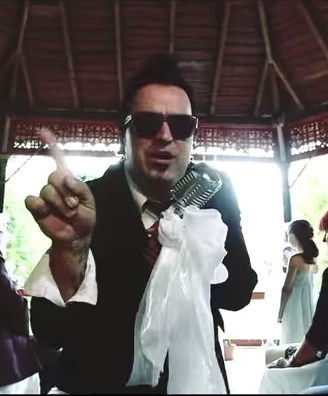 Rómeó Vérzik - Magyaros November Rain, avagy nesze neked ásó, kapa, nagyharang trojai-falo5 20140910