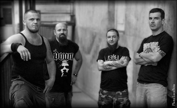 Doom Shall Rise 2010: magyar zenekarral!