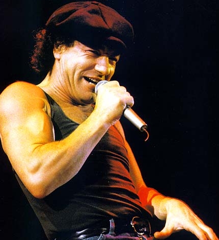 Az AC/DC frontembere, Brian Johnson beszél Bon Scott halálának évfordulójáról