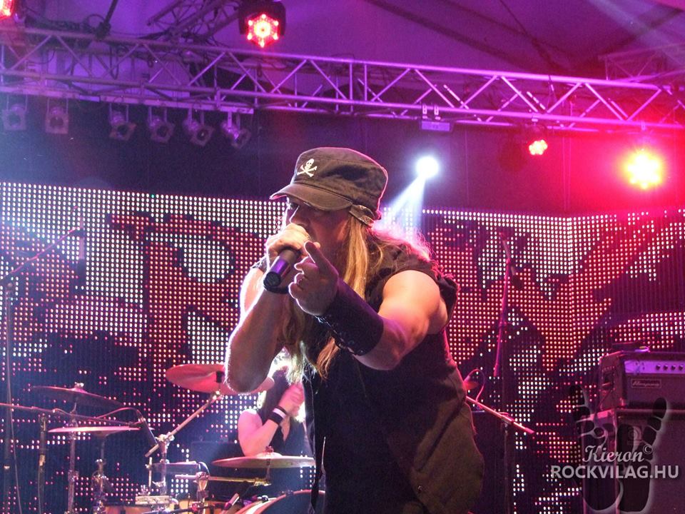skid-row2 20140808
