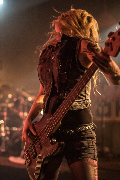crucified-barbara4 20141012