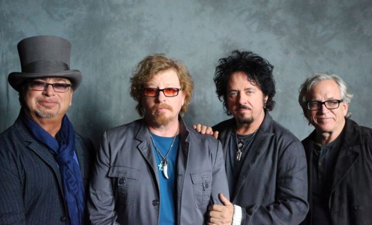 TOTO – Holnap koncert a PeCsa Music Gardenben, ma pedig a banda legjobb dalai a KlasszikuShockban