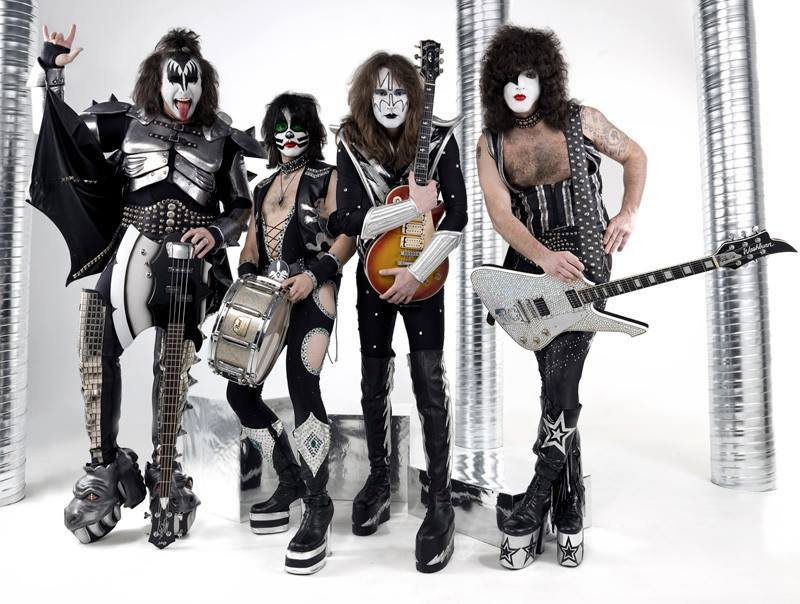 Eredeti Kiss-taggal ünnepel a Kiss Forever Band a Barba Negrában!