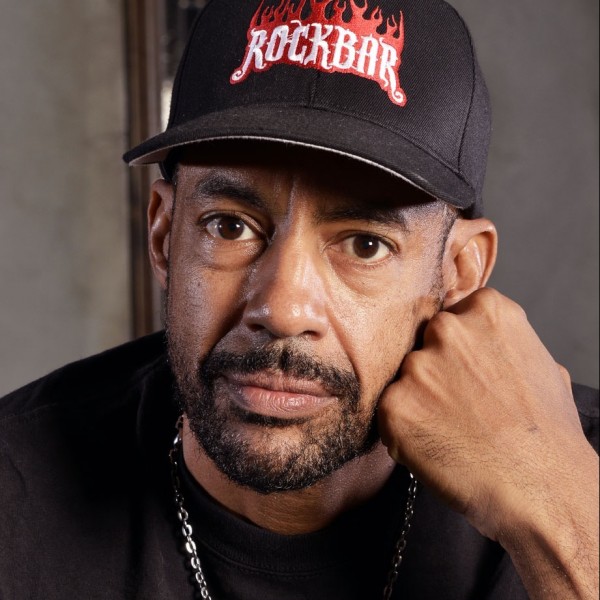 Tony MacAlpine - Egészségügyi okokból marad el a budapesti koncert