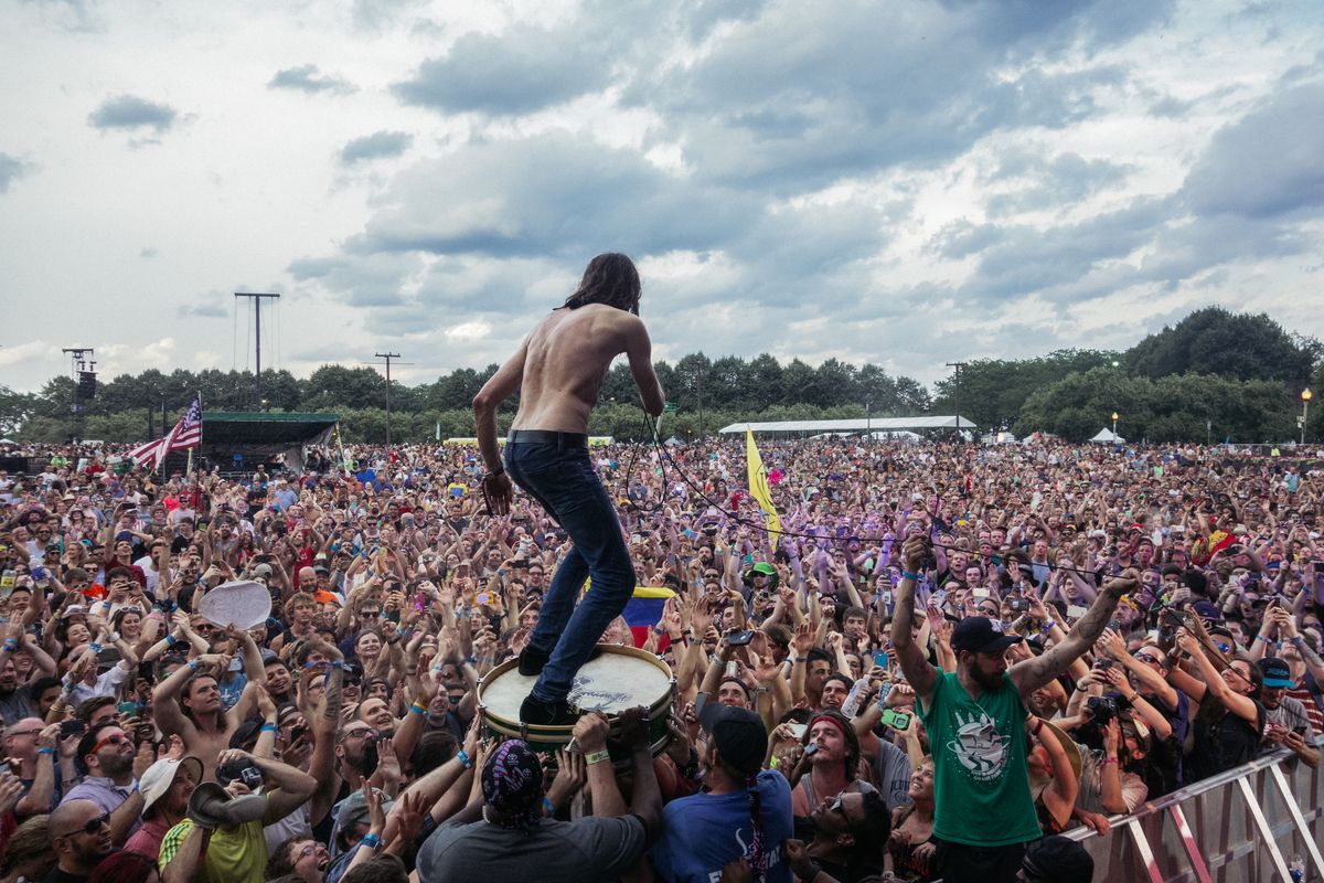 Lesz itt tánc- Gogol Bordello  koncert a Track-ben
