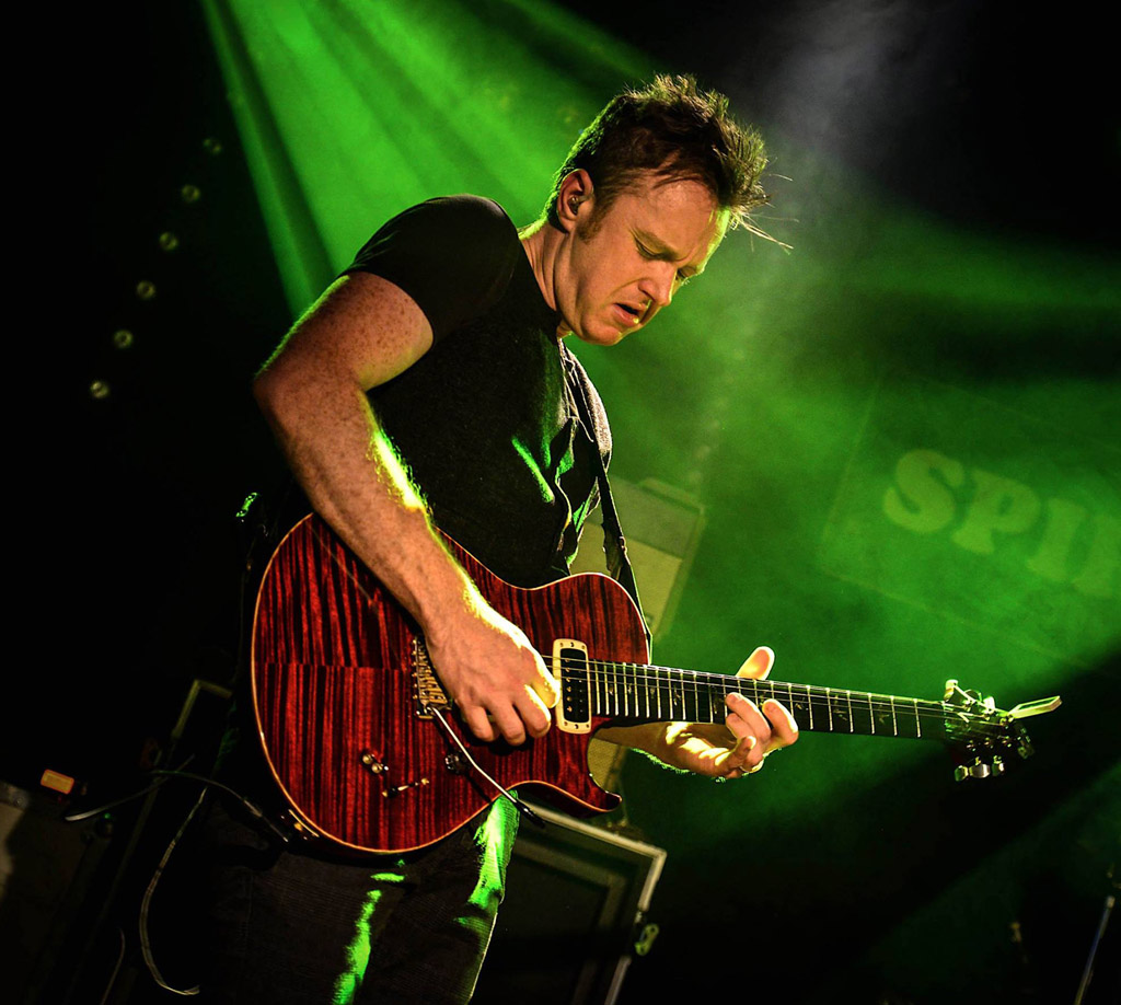 Először lép fel hazánkban az északír Simon McBride triója, október 5-én a Muzikum Klub színpadán.