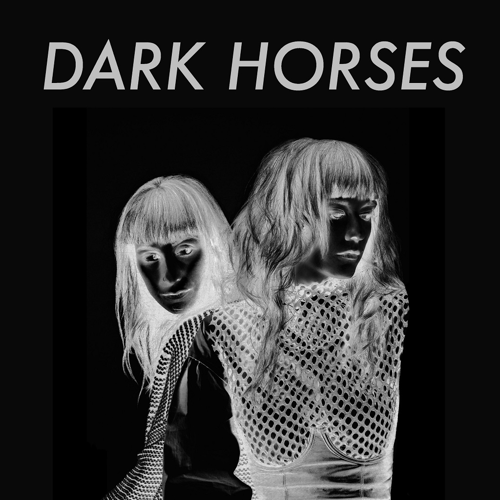 A sötétség körülölel – újra Budapestre vágtat a Dark Horses Dürer Kert, 12. 04.