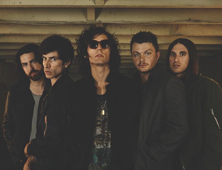 A The Strokes gitárosának bandája játszik a Queens Of The Stone Age előtt