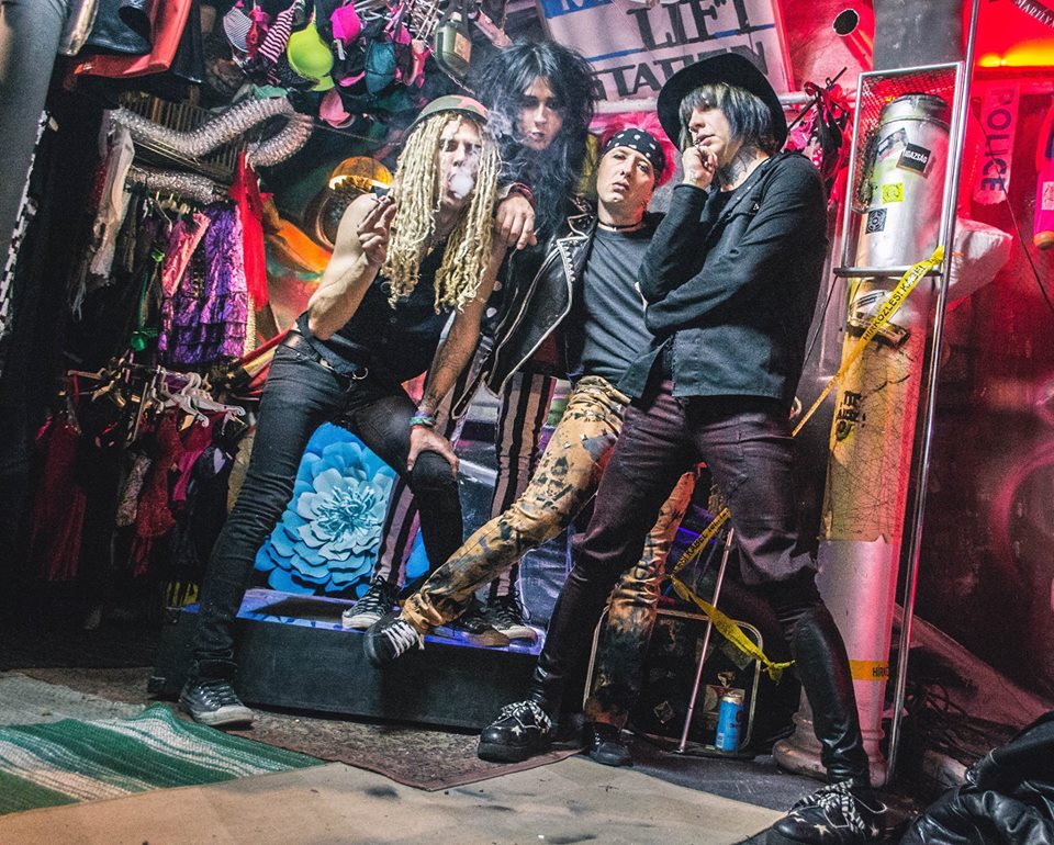 Hazai előzenekart lát vendégül a Steel Panther: 17-én az Atomic Playboyz kezd!