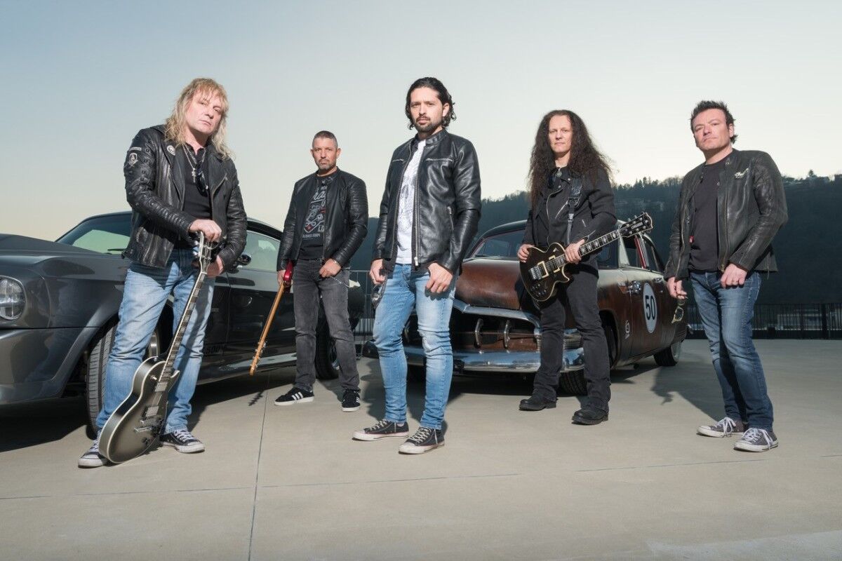 CoreLeoni: új zenekarával játszik klasszikusokat a Gotthard gitárosa