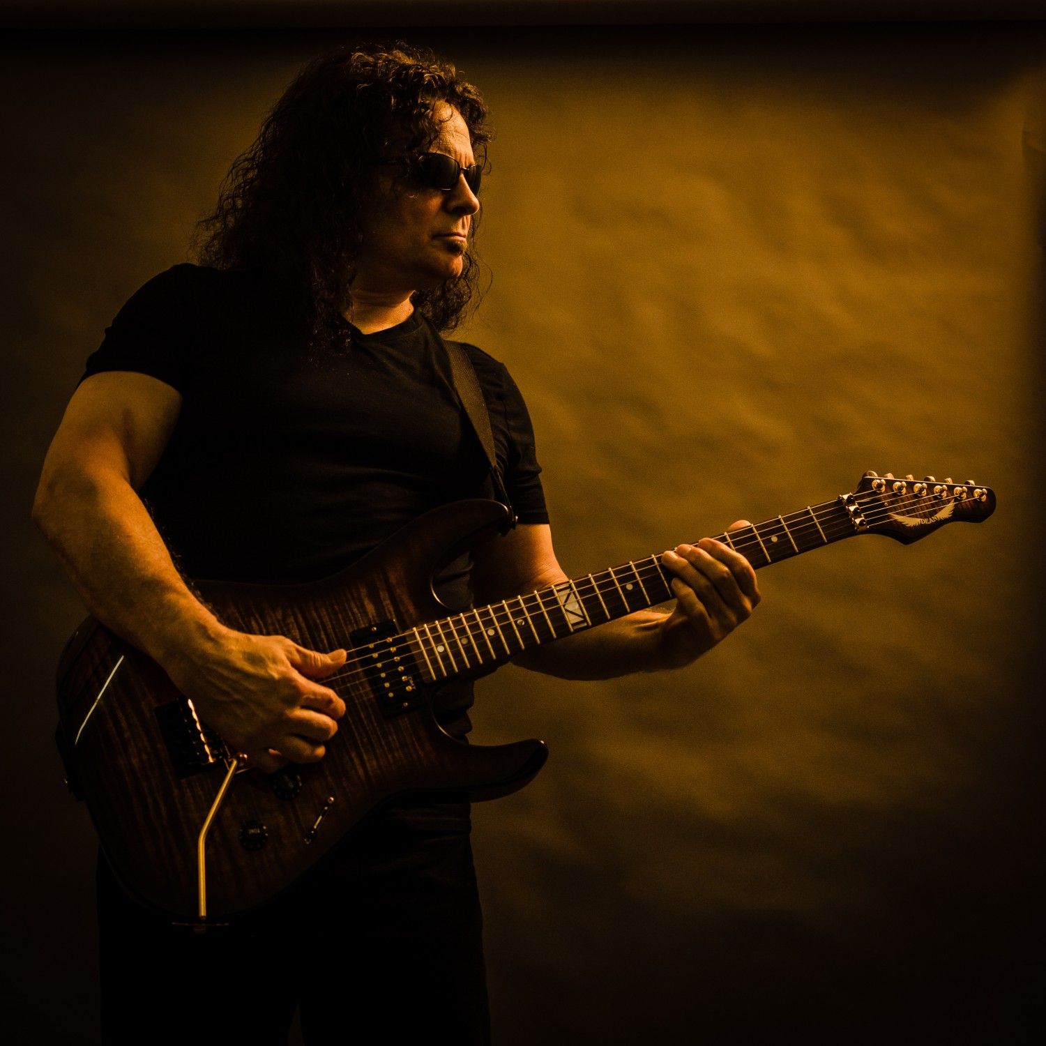 Barátokra és legendákra emlékező lemezzel érkezik Vinnie Moore januárban