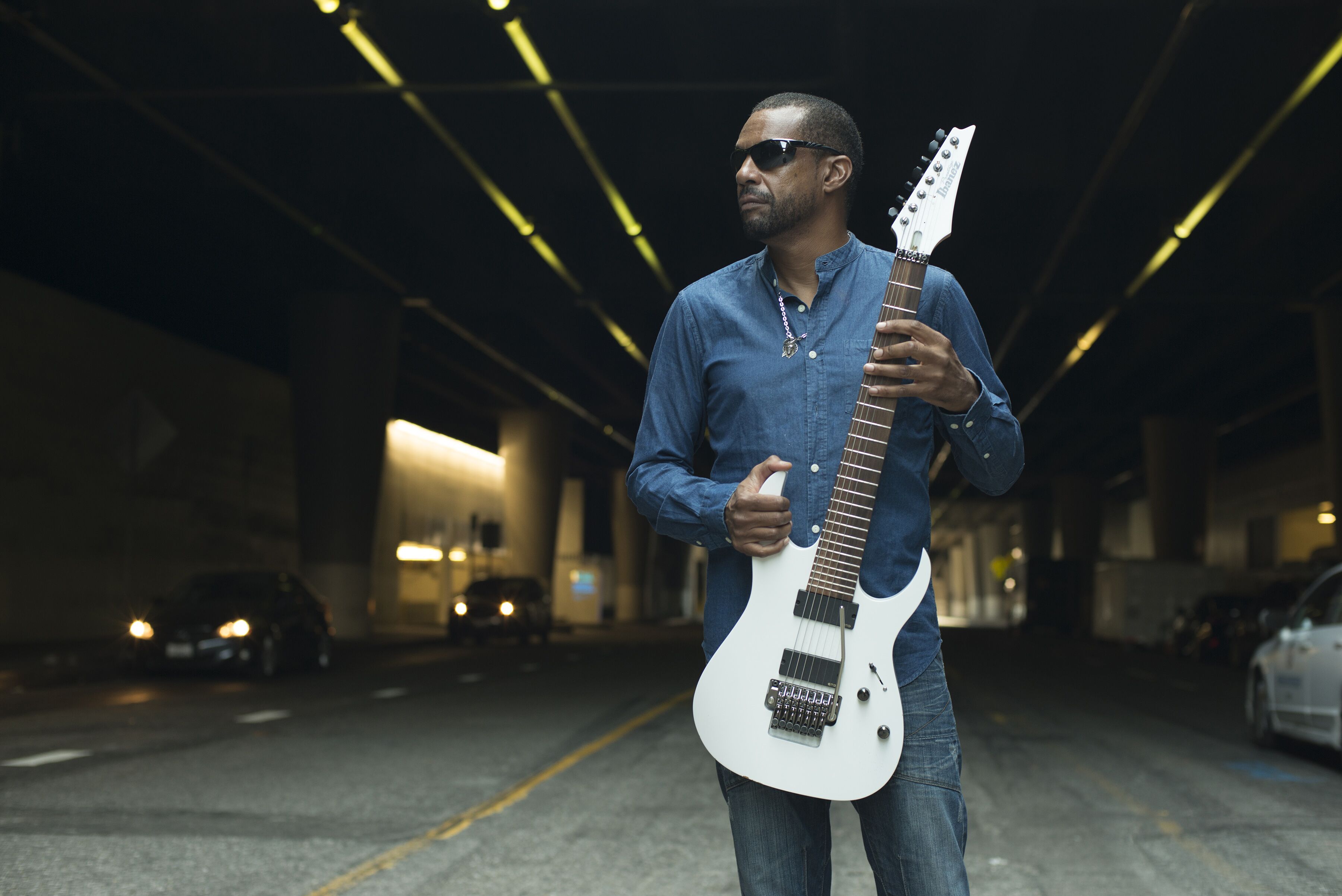 Tony MacAlpine - Új lemezt ígér tavaszi turnéjára a virtuóz gitáros