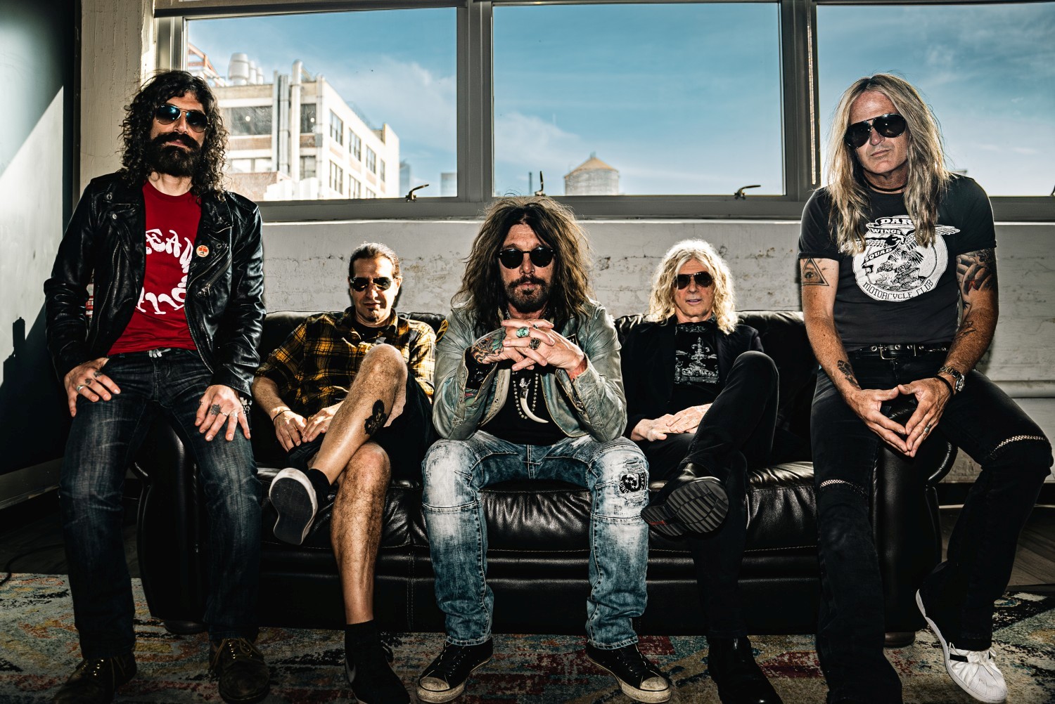 Dead Daisies: koncert, best of lemez és mobiljáték a 10 éves zenekartól