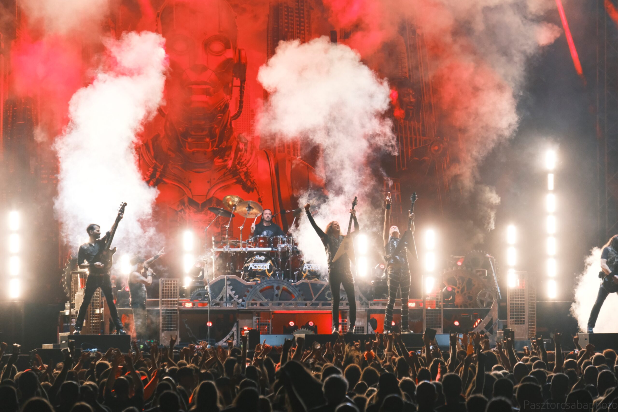 Pokoli hőség, Heavy Metal riffek, és Metalcore megborulás- Ilyen volt a Rockmaraton első napja.