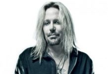 Vince Neil Las Vegasban ünnepelte 49. születésnapját vinceneil_revolve