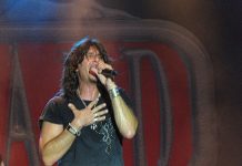 Ma lenne 50 éves Steve Lee 450px-Gotthard Lee 2010