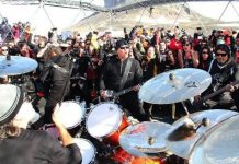 Megtekinthető a teljes antarktiszi Metallica koncert! 001metant54