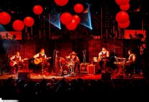Road – Repülőrajttal indult a banda jubileumi turnéja road 20140419