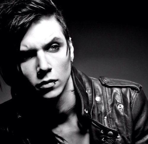 Black Veil Brides – Andy Biersack énekes szólóban andy-biersack 20140520