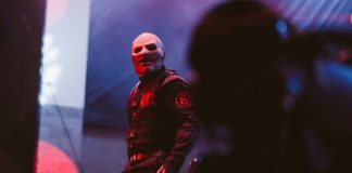 Slipknot – Jobb, ha nem buzeráljátok a mobilotokat koncert közben, ha nem akarjátok, hogy Corey nyakon öntsön egy üveg vízzel slipknot-corey-taylor 20141123