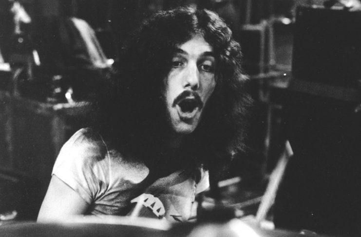 Lynyrd Skynyrd – Autóbalesetben elhunyt Bob Burns, a zenekar alapító dobosa bob-burns 20150406