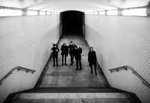 A sötétség körülölel – Whispering Sons koncert a Dürer Kertben