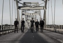 Raised Fist – Klippremier – Venomous