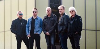FM – Dupla koncerten élvezhetjük a több, mint 30 éve kiadott Tough It Out album dalait