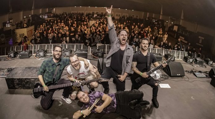 “Coreszakváltás” és új dal: Megérkezett a Flout legfrissebb felvétele, a ’Kerengő’