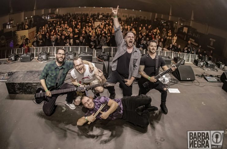 “Coreszakváltás” és új dal: Megérkezett a Flout legfrissebb felvétele, a ’Kerengő’