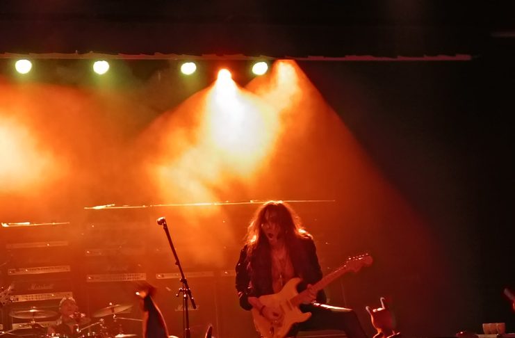 A zenei periódusos rendszer minden hangja le lett játszva *Yngwie Malmsteen koncerten jártunk
