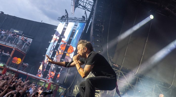 Egy kiváló koncert, de valahol mégis csalódást keltő este oximoronja, avagy Rise Against koncerten jártunk.