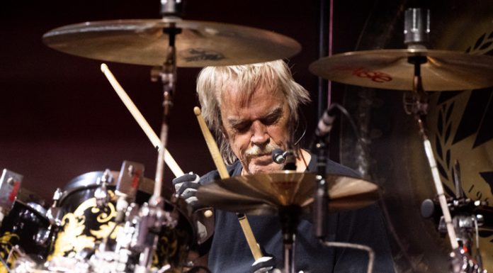 Elhunyt Frank Beard